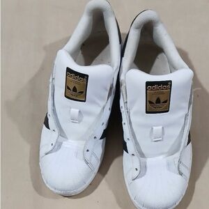 Adidas superstar size 8